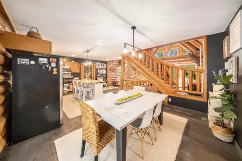 Dining - 7750 Hivon, Carleton, MI 48117 photo 2 of 2