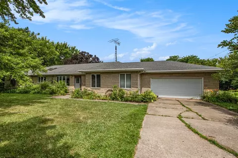 2597 E Glendora, Buchanan, MI 49107