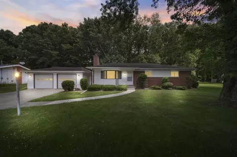 3469 Northlands, Jackson, MI 49201