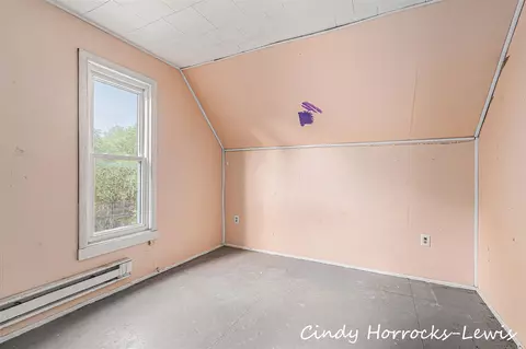 Bedroom - 808 Riverside, Belding, MI 48809 photo 5 of 8