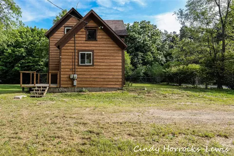 Exterior - 808 Riverside, Belding, MI 48809 photo 3 of 7