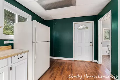 Entry Way - 808 Riverside, Belding, MI 48809 photo 1 of 2