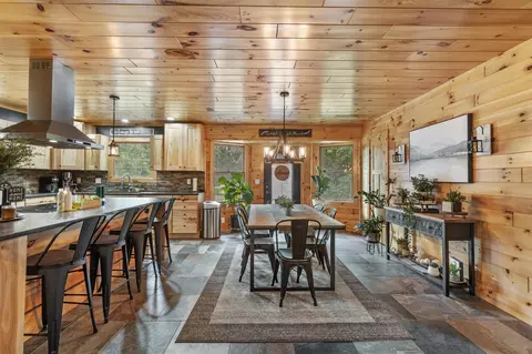 Dining - 7899 Benn, Parma, MI 49269 photo 3 of 4