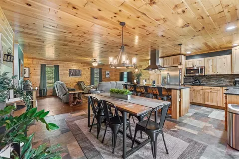Dining - 7899 Benn, Parma, MI 49269 photo 2 of 4