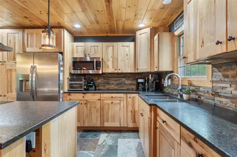 Kitchen - 7899 Benn, Parma, MI 49269 photo 4 of 6