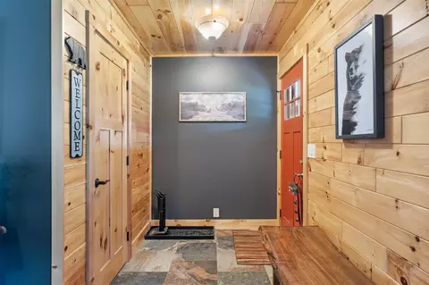 Entry Way - 7899 Benn, Parma, MI 49269 photo 2 of 3
