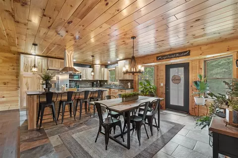 Dining - 7899 Benn, Parma, MI 49269 photo 1 of 4
