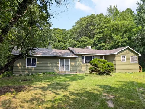 16506 39 12, Bloomingdale, MI 49026