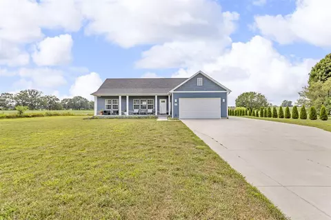 1604 Wolf Lk, Grass Lake, MI 49240