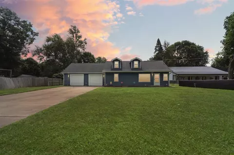 145 Falcon, Jackson, MI 49202