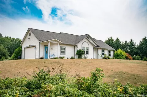 12283 Hall, Ravenna, MI 49451