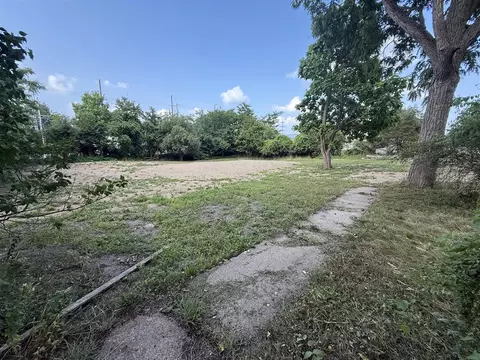 310 School, Hudson, MI 49247