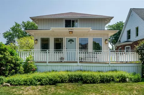 1701 Forres, Saint Joseph, MI 49085