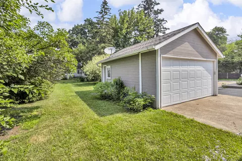 Exterior - 716 Union, Jackson, MI 49203 photo 2 of 4