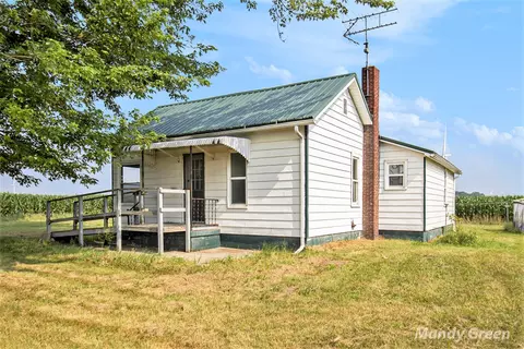 Exterior - 4651 E Pierce Rd, Ithaca, MI 48847 photo 2 of 4