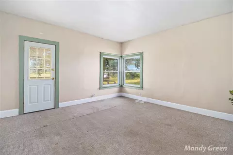 Living - 4651 E Pierce Rd, Ithaca, MI 48847 photo 2 of 3