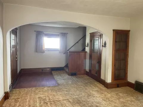 1208 Burr, Jackson, MI 49201 photo 3