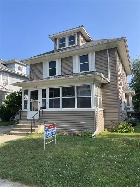 1208 Burr, Jackson, MI 49201