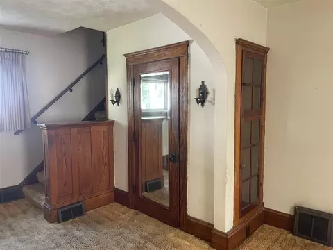 1208 Burr, Jackson, MI 49201 photo 4