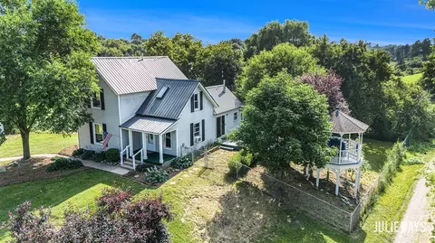 5801 Solomon, Middleville, MI 49333