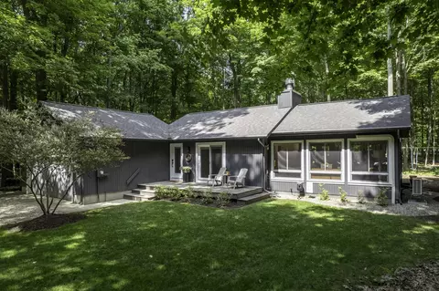 1227 Beech, South Haven, MI 49090