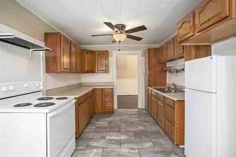 Kitchen - 518 E Michigan, Marshall, MI 49068 photo 1 of 1