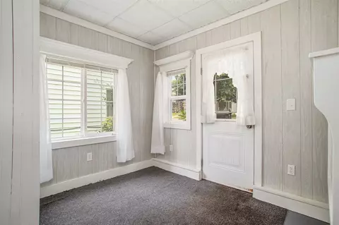 Entry Way - 518 E Michigan, Marshall, MI 49068 photo 1 of 3