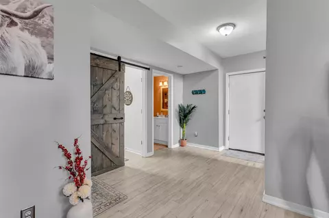 Entry Way - 11745 N Waldron, Jerome, MI 49249 photo 2 of 2