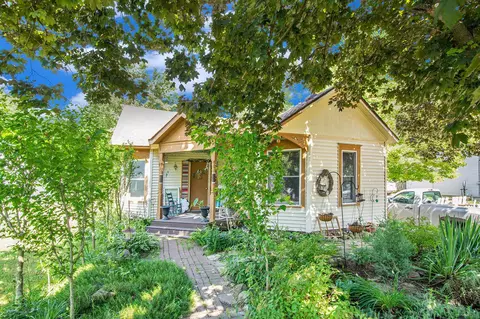 141 Sherman, Brooklyn, MI 49230