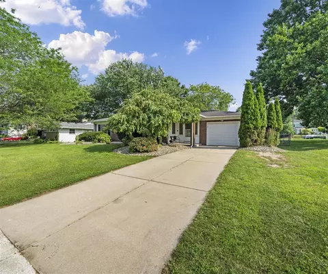 700 Devonshire, Fowlerville, MI 48836 photo 3