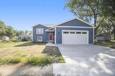 572 Agnes, Muskegon, MI 49442