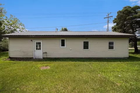 Exterior - 1442 W State, Belding, MI 48809 photo 4 of 6
