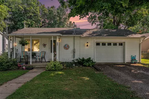 225 W Charlotte, Centreville, MI 49032