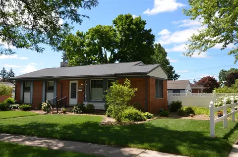 38605 W Ann Arbor Trl, Livonia, MI 48150