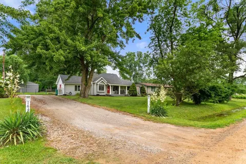 7640 Marlowe, Belleville, MI 48111