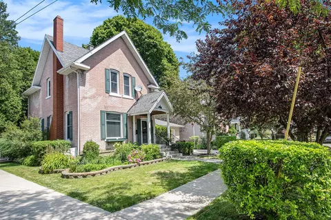 480 4th, Manistee, MI 49660