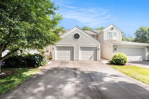 695 Sun Chase, Holland, MI 49424