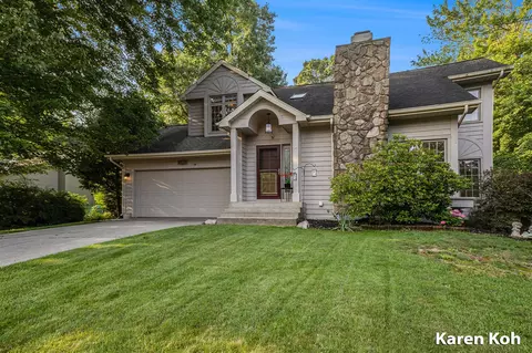 5268 E Woodmeade, Ada, MI 49301