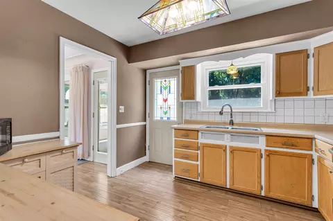 Kitchen - 317 Sulgrave, Jackson, MI 49203 photo 1 of 4