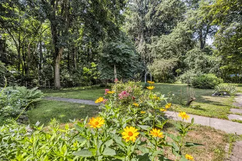 Exterior - 317 Sulgrave, Jackson, MI 49203 photo 4 of 12