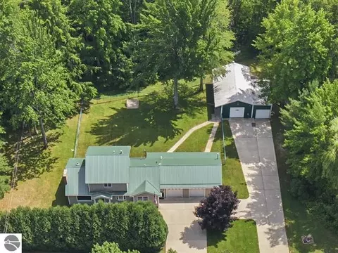2007 S Lake Mitchell, Cadillac, MI 49601