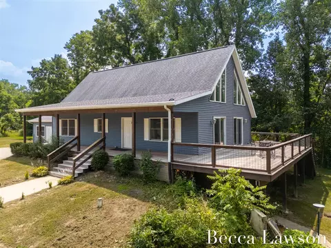 5585 Hochberger, Eau Claire, MI 49111
