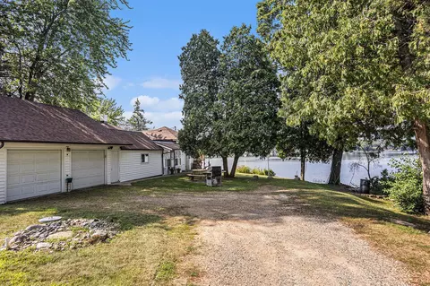 10142 Walnut, Three Rivers, MI 49093 photo 4