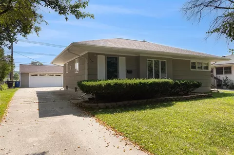 1610 Saunders, Ann Arbor, MI 48103