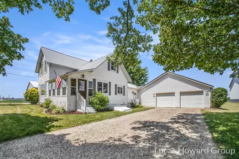 201 E Clarksville, Portland, MI 48875