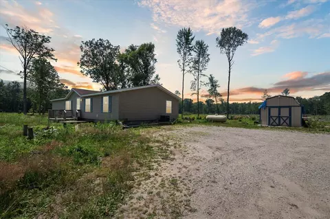 939 N Coleman, Shepherd, MI 48883