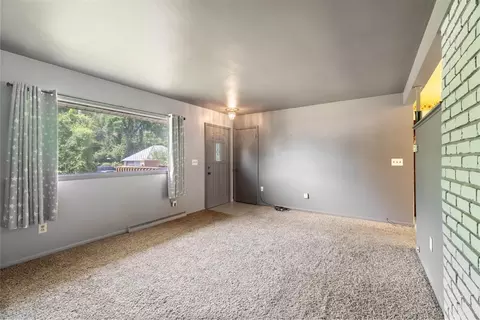 Living - 505 Jacqueline, Jackson, MI 49202 photo 5 of 8
