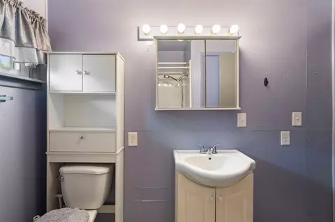 Bath - 505 Jacqueline, Jackson, MI 49202 photo 2 of 3