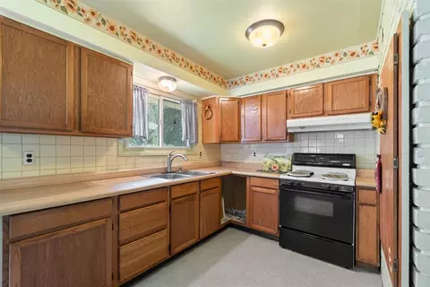 Kitchen - 505 Jacqueline, Jackson, MI 49202 photo 3 of 4