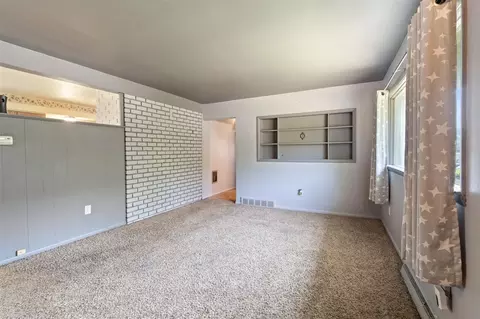 Living - 505 Jacqueline, Jackson, MI 49202 photo 3 of 8